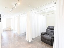 アイドット 札幌琴似店(i.)の雰囲気（落ち着いた雰囲気の店内♪眉毛/アイブロウ/眉/まゆげ/間引き）