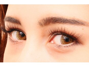 ハニービー(Honey B)/ボリューミーな目元♪