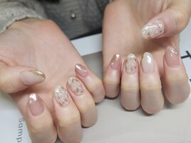 ゴールドリーフ×お花ネイル