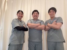 サンライズ鍼灸整骨院 茨木院の雰囲気(スタッフ風景/整体/反り腰/猫背/巻き肩/姿勢矯正/肩こり/腰痛)