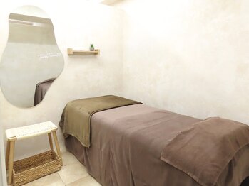 スリースリー(THREE THREE)/カウンセリング充実／施術ルーム