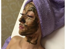 ノーファンデ実現！モデルさんの間でも大人気のハーブピーリング