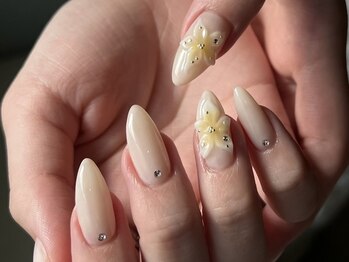 ネイルアヴァンス 京橋店(Nail AVANCE.)/シンプル×イエローお花ネイル