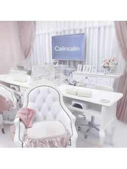 カランカラン(Calin calin)の写真/【なんば各駅5分圏内/なんばパークス徒歩1分】可愛い空間で可愛いネイル♪アニメを見てお過ごし頂けます!