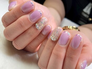 サロンドフォーエイチ(salon de 4H)/ホログラムでキラキラフレンチ★