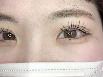 ジョリー(jolie)/ぱっちり上げてすっぴん美人♪