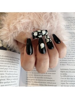 ムーイ 外苑前(mooi.)/black × rose art