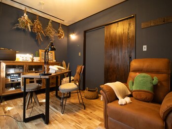 シンリーネイル(sinly nail.)の写真/お客様だけのプライベート空間でゆっくりおくつろぎ頂けます。特別でリラックスした贅沢な時間を…