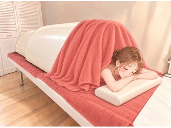 リヴィアス(Re:vias)の写真/寝ているだけで、芯からポカポカ。遠赤外線ドームで深部から温め、溜まった疲れと冷えを効率よくリセット。