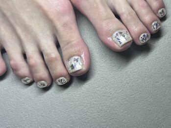 ルナ(LuNa)/キラキラネイル/フットネイル