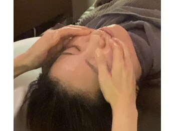 スキンケアエヌラボ(Skin Care N-Labo)の写真/フェイシャルマッサージで眼精疲労をケアしお顔も頭もスッキリと整う至福の休息を体験してみてください☆