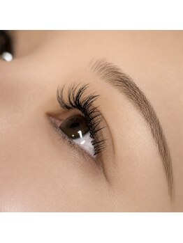 nail&eyelash LUCIA private salonの写真/完全個室！骨格に合わせた施術で理想の束感とモチの良さ◎華やかなお目元に♪