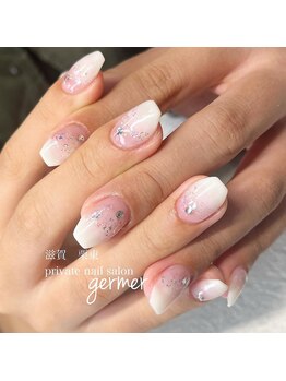 ジェルメ(germer)/ホワイトグラデにキラキラ！