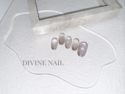 ディバイン ネイルズ(DIVINE NAILS)の写真