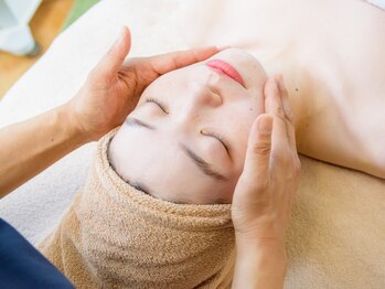 ヒーリングムーンの写真/ホウレイ線/むくみたるみにスペシャルなお手入れを♪表情筋をほぐし巡らせエイジングケアで若々しい表情に!