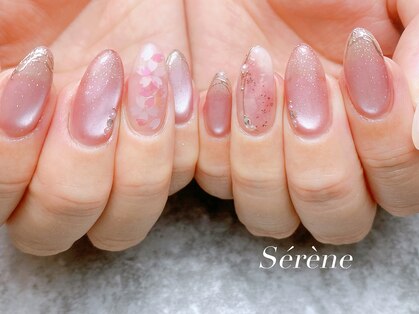 セレーヌ(Serene)の写真