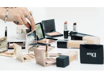 アカヌケ屋(akanuke屋)/プチプラからデパコスまで！