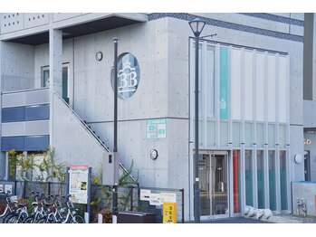 美人バスト 岡崎店/遠くからの外観です2階です☆