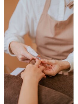 エヌドットバーバー 広尾(N.BARBER)の写真/【完全個室】専門資格取得スタッフ在籍の実力派サロン☆「手・足・爪」の素の美しさを育みます。