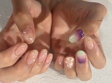 シー(SHE)/ちぐはぐネイル