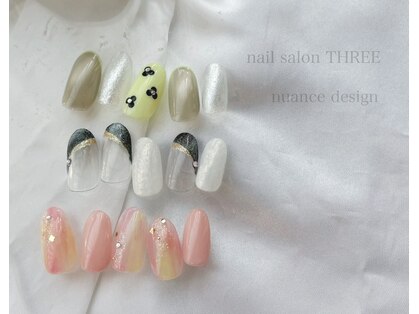 スリー(THREE)の写真