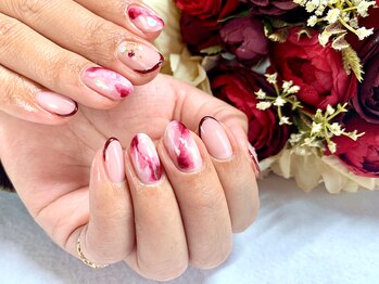 サロンドフォーエイチ(salon de 4H)/ボルドーフレンチに大理石を♪