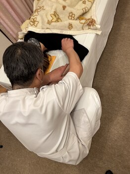 島本カイロプラクティック オフィス/肩こり・巻き肩・内巻き肩に