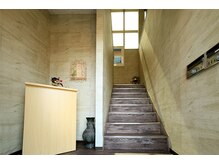 ナウリラックス 大願寺店(NOWRELAX)/入口階段