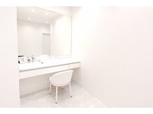 エステティック サロン シュエット(Esthetique Salon Chouette)の雰囲気（パウダールームでメイク直しもできます）