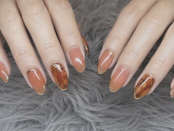 レイシア(Raysia)の写真/シンプルだからこそ差がつく上質ネイル★こだわりの弱酸性ワンカラーで健康な爪のままネイルが楽しめます♪