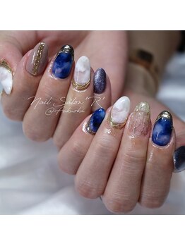 ネイルサロン R/スタイリングコース8030円　aki