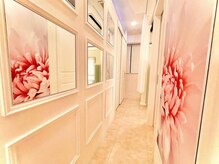 銀座ナチュラルスタイル/白を基調とした店内