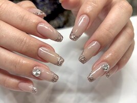 グリッターフレンチネイル