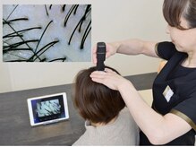 イーズ/リバイタ ららぽーと横浜の雰囲気（ヘッドスパ専門スタッフが頭皮の状態をマイクロスコープで分析。）