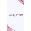 ネイルズ バイ アトム(nails by ATOM)ロゴ