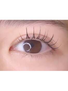 ナチュラル上品な目元にしたい