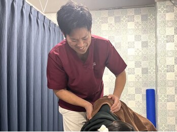 げんき堂鍼灸整骨院 ゲンキプラス 仙台駅前イービーンズ(GENKIPlus)/ 肩甲骨はがし施術風景〈蛯原〉