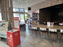 グリーンルーム 国領店(Green room)/ラウンジ奥に進みます