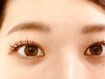 アウラヌック(AULA nook)の写真/【初めての方に◎】自然で可愛いまつげパーマ+ケラチントリートメントが大好評!パリジェンヌや上下パーマも