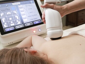 エクセレントビューティーサロン 艶(EN)の写真/口コミ大絶賛【世界トップ痩身VENUS DIVA&ソニック照射】二の腕/背中/肩回り最上級ドレス映え