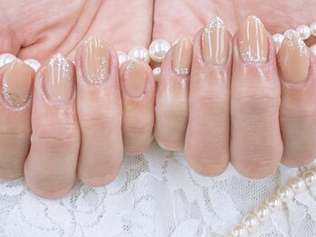 ハニービービー(Honey Bee Bee)/ラメがけネイル