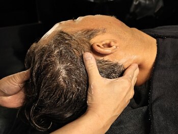 ディーパー(DEEPER)/首元にもアプローチ