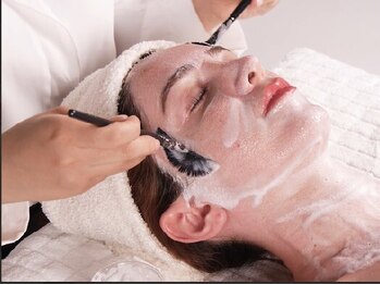 結(musubi)の写真/韓国最新ピーリング★セラピールで憧れの透明＆美白肌へ～ほうれい線＆たるみケアに効果◎憧れの水光艶肌へ