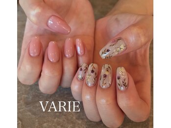 ヴァリエ(VARIE)/花柄ネイル