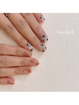 フローラ(flora)/アシンメトリーネイル