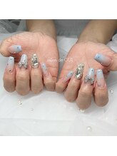 サロンドウイ(salon de OUI)/水色グラデーションネイル