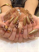 エスフィーネイルサロン ブリーユ(Esfy nailsalon Brille)/レオパードとゴールドネイル