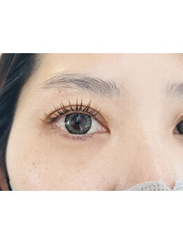 ナチュラル上品な目元にしたい