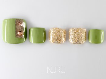 ヌル ネイル 新宿(NURU NAIL)の写真/ハンドネイルが出来ない方も◎ふとした時に見えるフットネイルで気分UP♪豊富なカラーとデザインをご用意☆