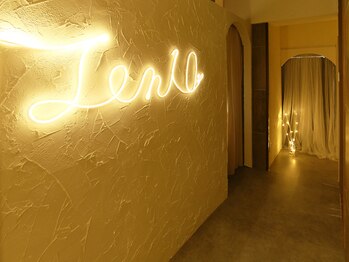 テン(Ten10)/暖色で統一された店内♪